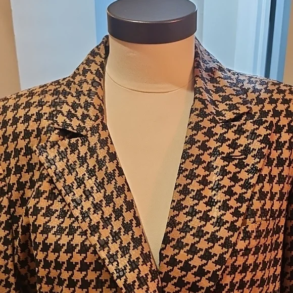 Harve Benard Black and Brown Houndstooth Blazer - Picture 2 of 4